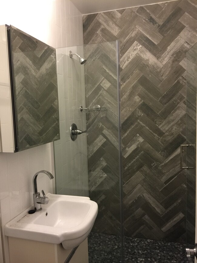 Photo - 62 W 106th St