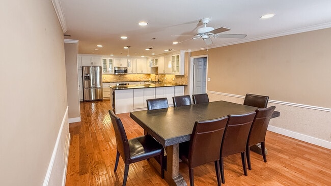 Building Photo - 44 W Broadway Unit 1105S