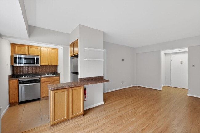 3701 Connecticut Ave NW