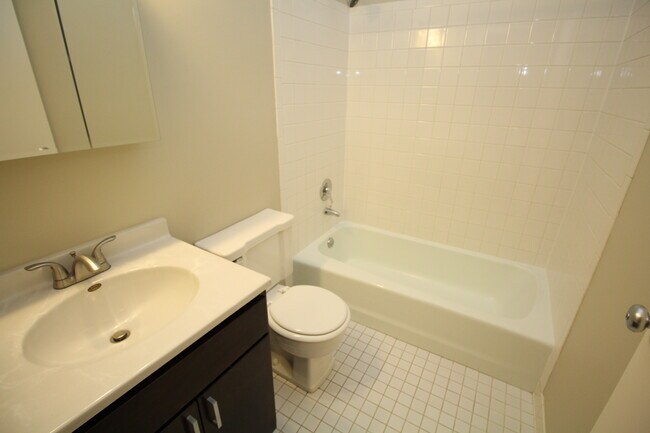 Photo - 2310 N Clark St Unidad 2W