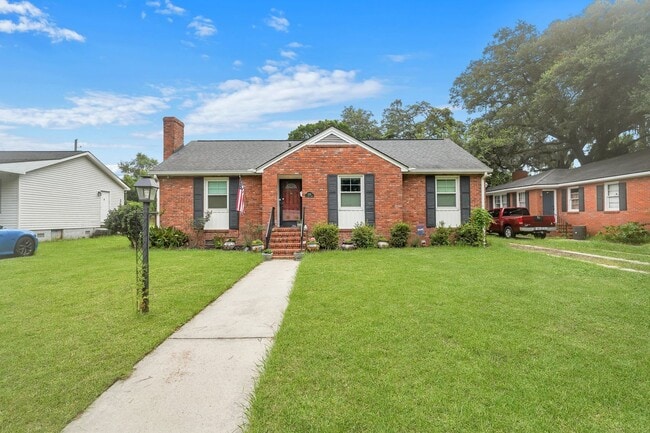 Building Photo - Charming 3-Bedroom Home in Savannah’s Parkside Neighborhood