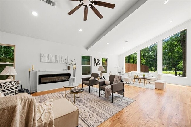 Photo - 2155 Venetian Dr SW