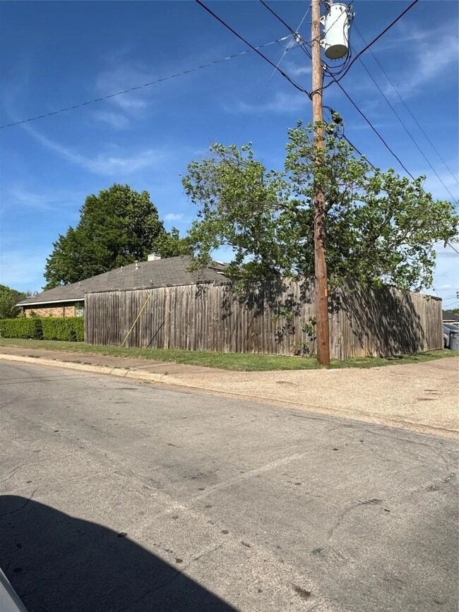 Photo - 8005 Rothington Rd