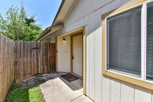 Photo - Cozy Living Awaits, 2BR/2BA Townhome with Fireplace Unit 1149 Royal Crest Dr