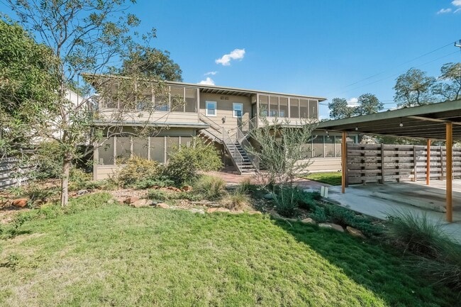 Photo - Renovated 1/1 Mid-Century Gem in Historic ... Unit C