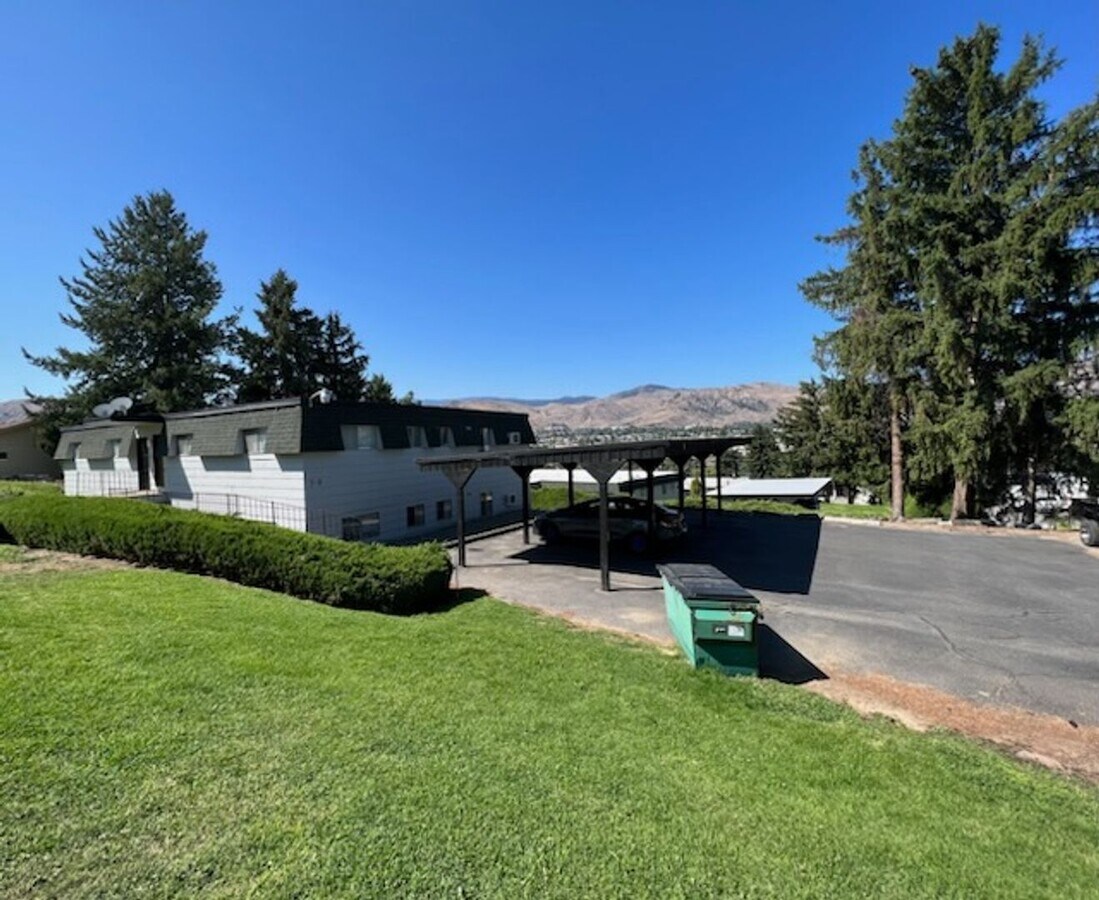 Photo - Pet-friendly two-bedroom! Unit 12