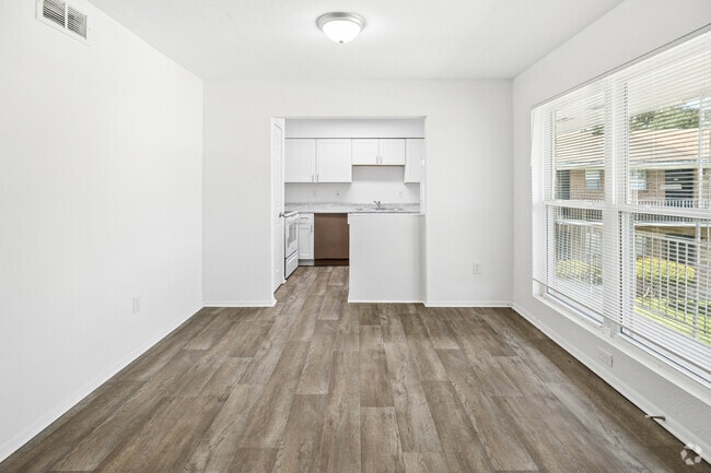 2BR, 2BA - 1,024SF - Dining Room