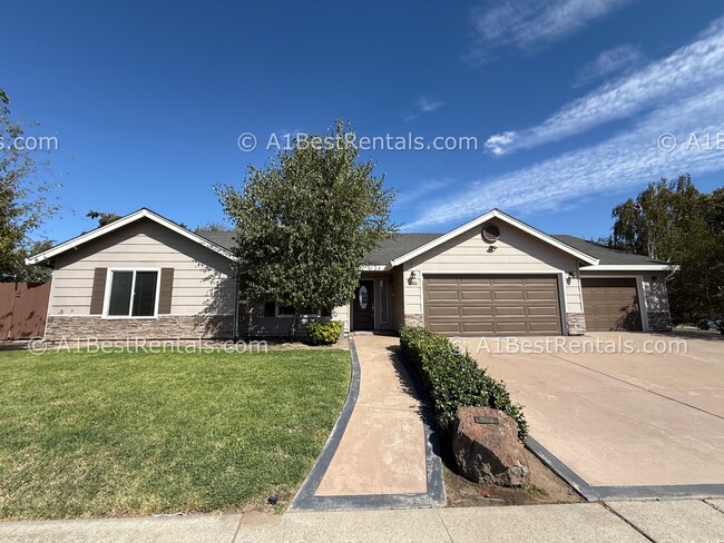 Building Photo - 15002 Cambridge Dr Rental