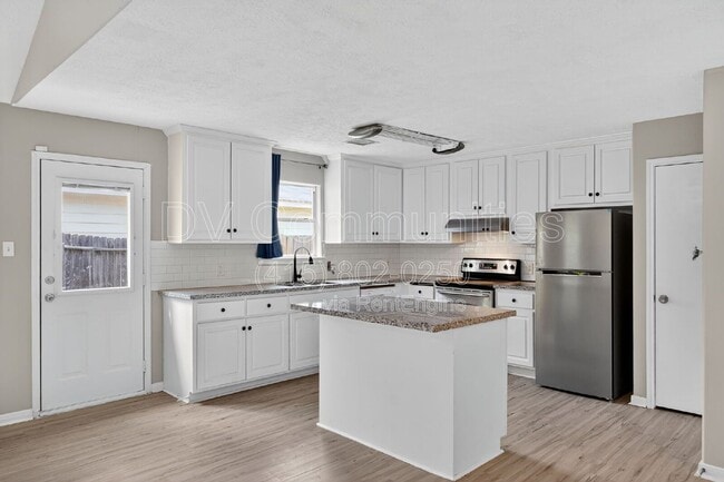 Building Photo - 16350 Many Trees Ln