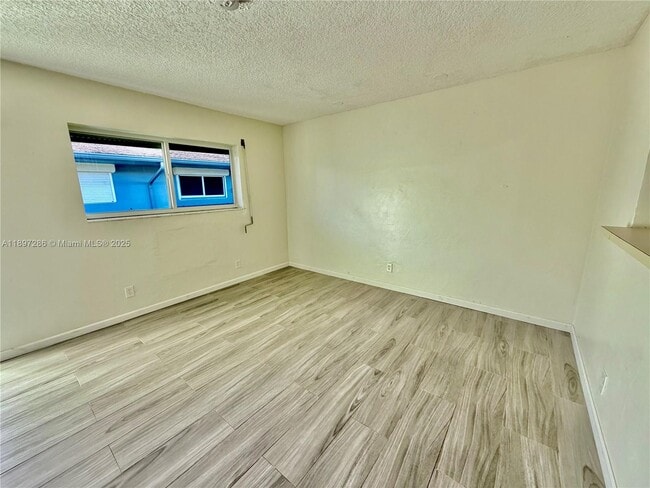 Photo - 1821 N 17th Ct Unit 23