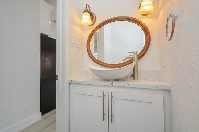 Photo - 5743 Henniker Dr