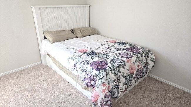 Building Photo - 1129 Birchwood Dr