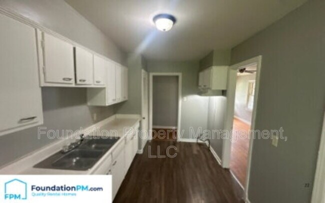 Photo - 2324 Slocum Ave