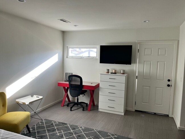 Photo - One Time Rental-Notrica Unit Studio at Park