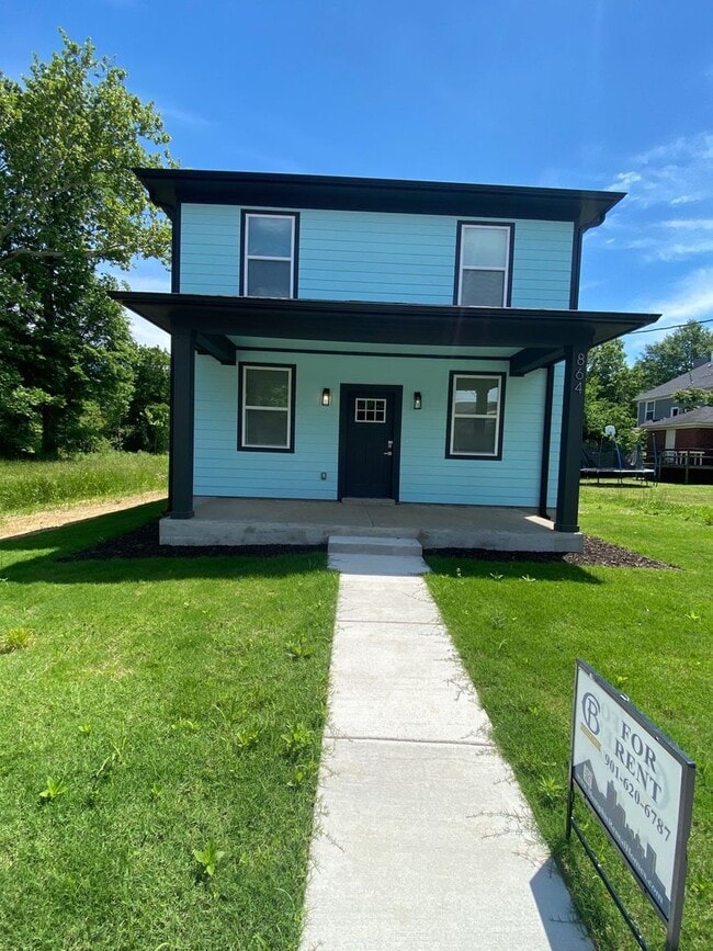 Photo - 864 N 3rd St House