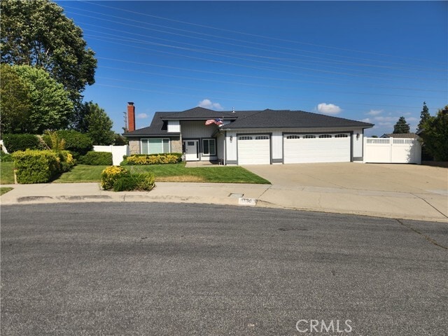 Photo - 1736 Fernbrook Ave House