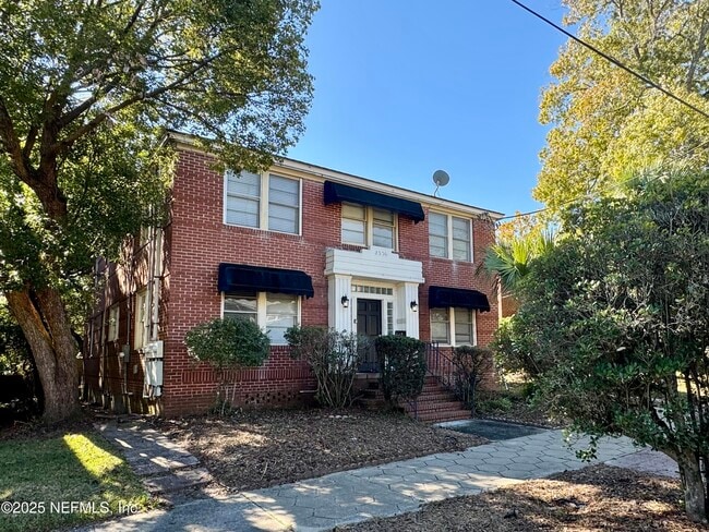 Building Photo - 2336 Herschel St