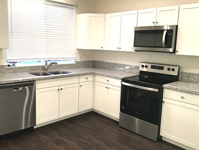 Photo - 2070 Tivoli Ln