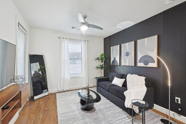 Building Photo - 5445 Town and Country Blvd