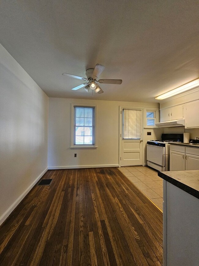 Photo - 1041 St Joseph St