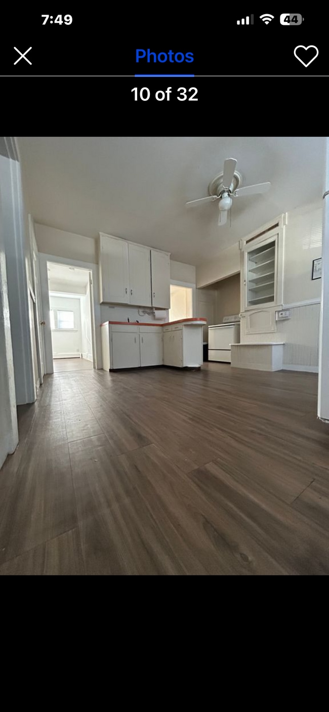 Photo - 909 Centre St