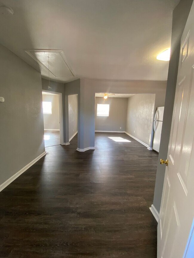 Photo - MAR3003#-PR BK HOLD POI Unit MAR3003#1-PR