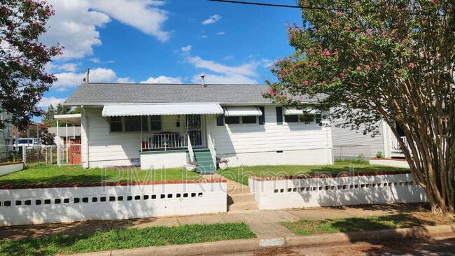 Building Photo - 1806 Powhatan St Rental