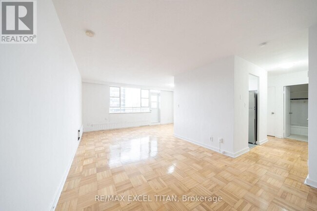 Photo - 165 Cosburn Ave. Unit 604