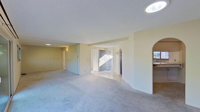 Photo - Spacious 2 BED/ 2 BATH in Encino Royal (55... Unidad 3