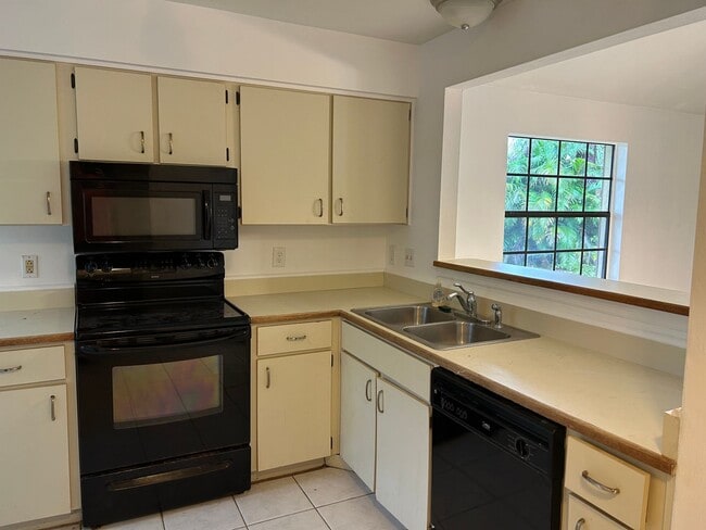 Photo - 1/2 Duplex For Rent !