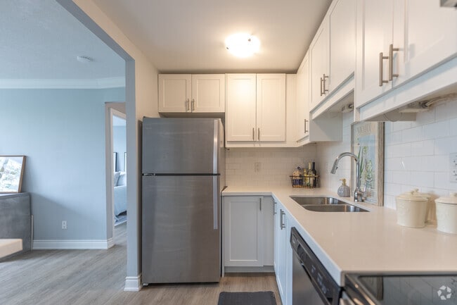 1BR, 1BA - Kitchen - 335 Melvin Ave