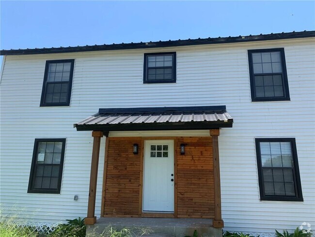 Building Photo - 2833 Lawnview St Rental