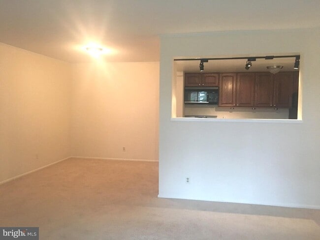 Photo - 310 Drummers Ln