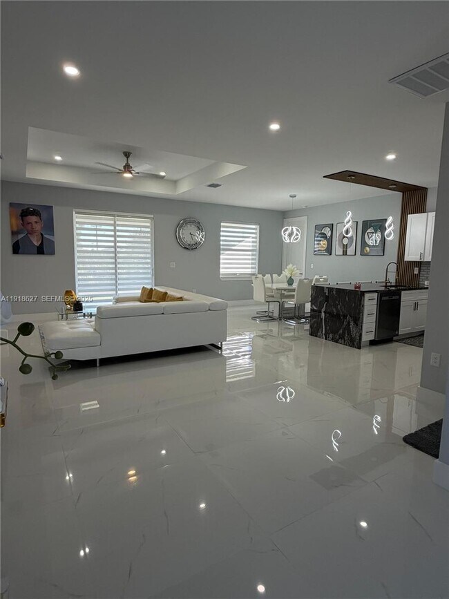 Photo - 2923 22nd St SW