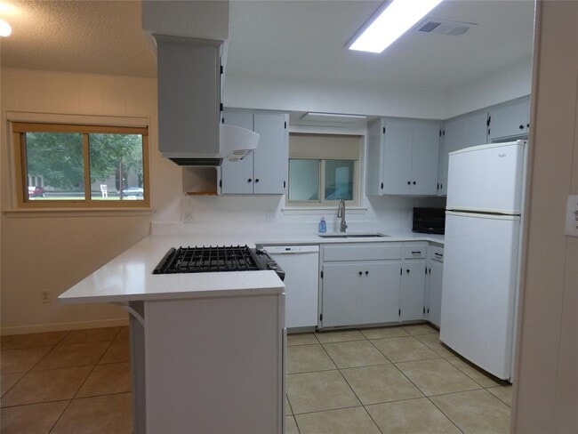 Photo - 2203 Western Trails Blvd