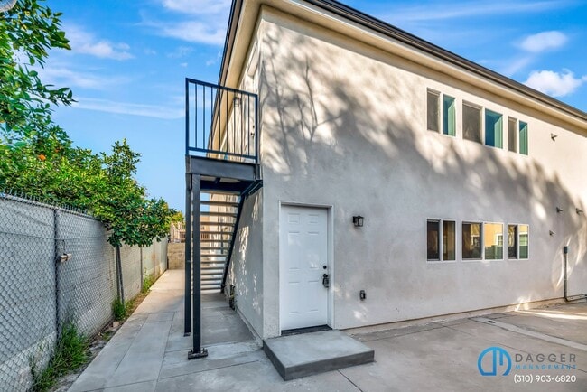 Photo - 11845 Hamlin St Unit 1/2