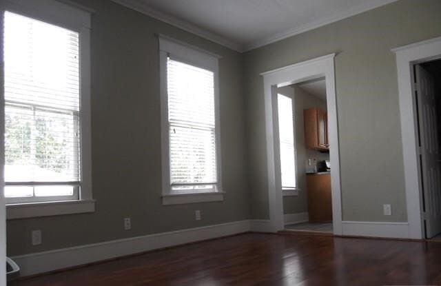 2725 1/2 Bernardo De Galvez Ave Unit 4