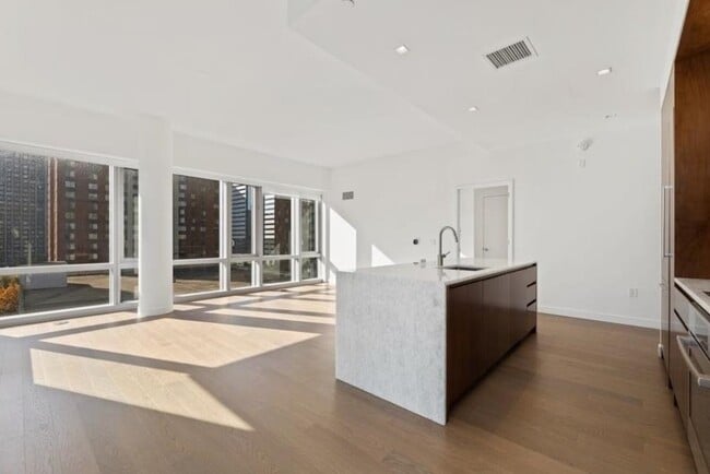 Photo - 75 Park Ln S Unit 606