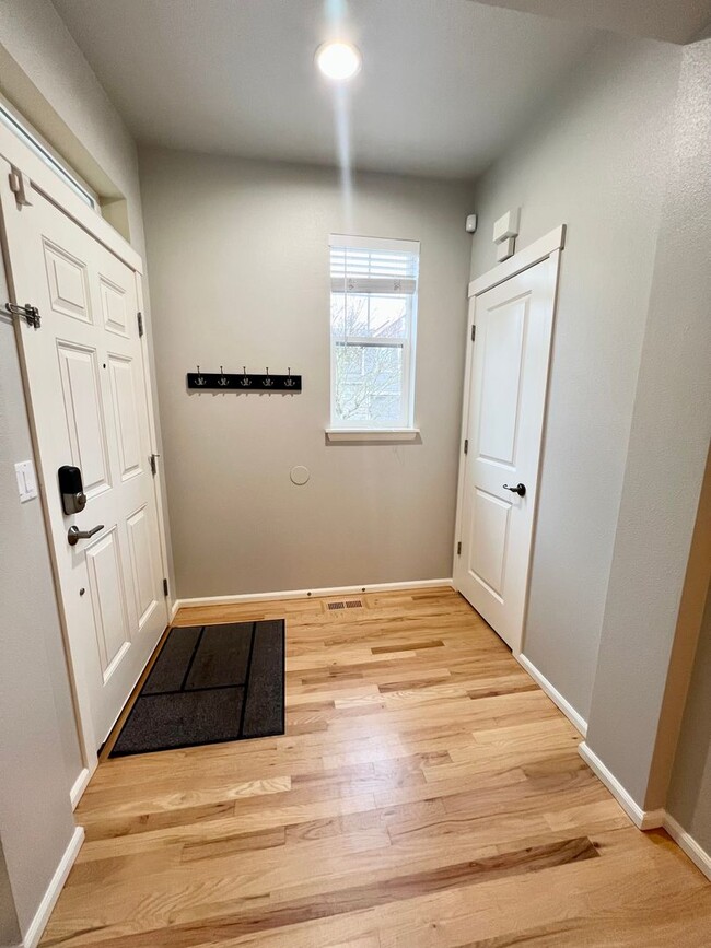 Photo - Well maintained 4bd in Lynnwood