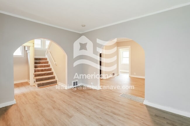 Photo - 5242 Lyon Ave