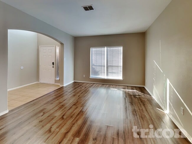 Photo - 2784 Sweetbriar Ln