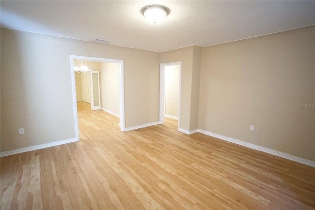 Photo - 1424 E Park Cir