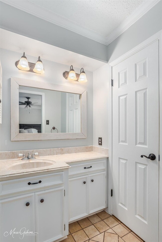 Photo - 4700 Longstreet Pl