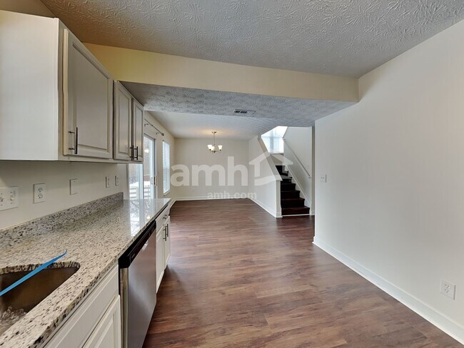 Photo - 568 Princeton St