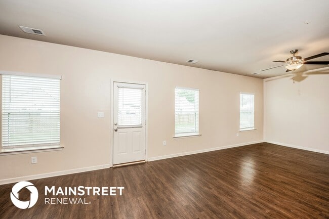 Photo - 555 Clover Cir