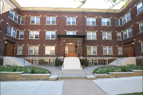 Building Photo - 901-909 Summit Ave S Rental
