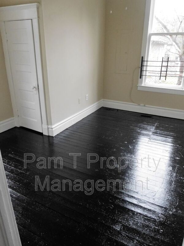 Photo - 512 E Waldburg Ln