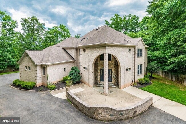 Building Photo - 18 Nantucket Ct