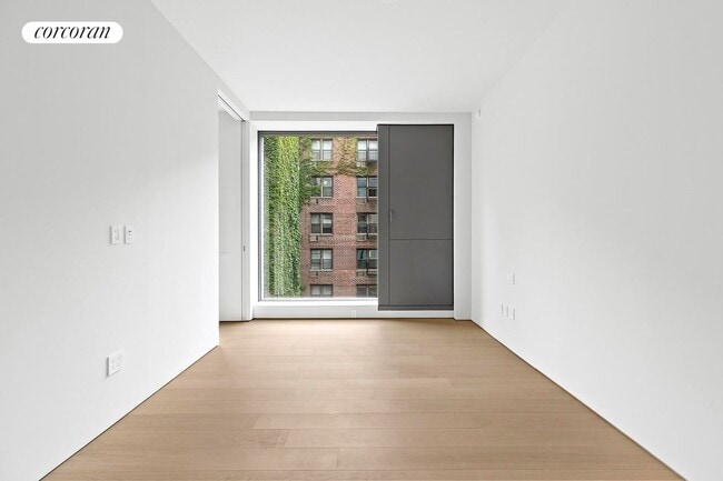 Photo - 251 W 14th St