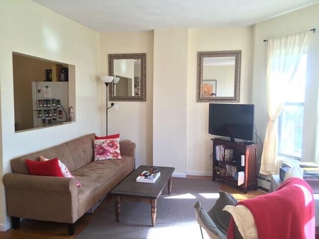 Photo - 1115 Harrison Ave Unidad #1